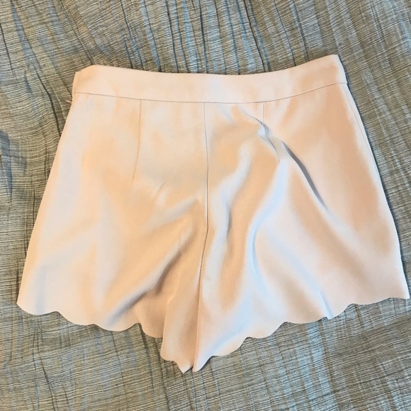H&M Blush Scallop Hem High Waisted Shorts-Size:4 - Picture 3 of 4